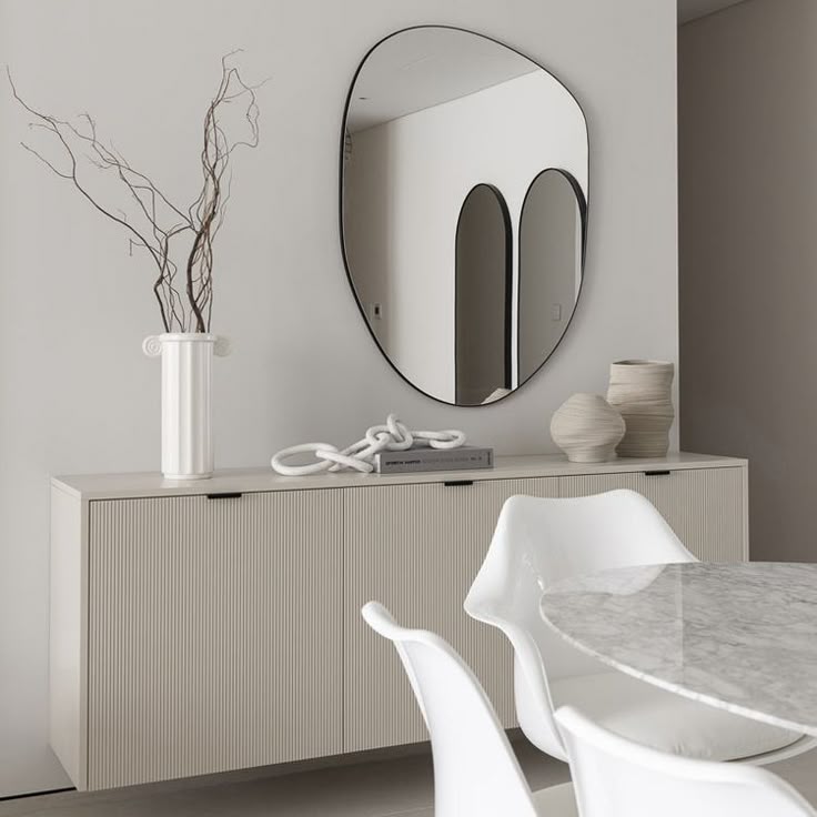 Nolya mirror