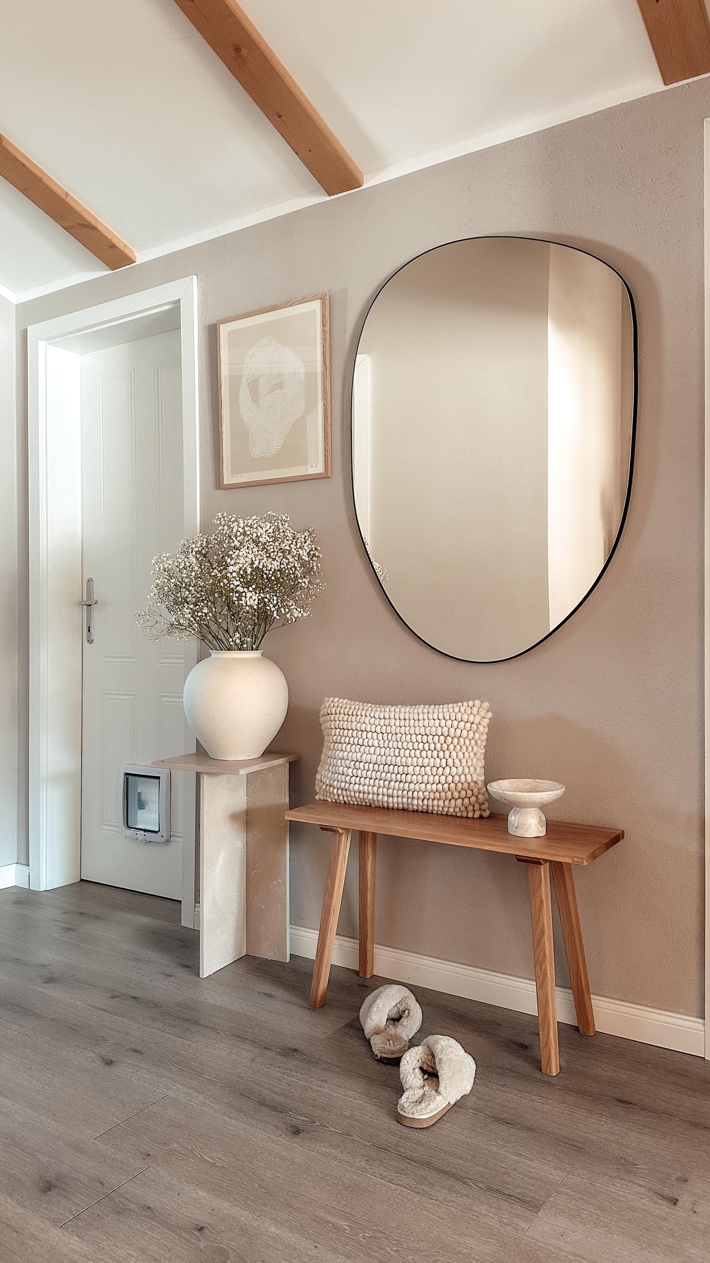 Nolya mirror