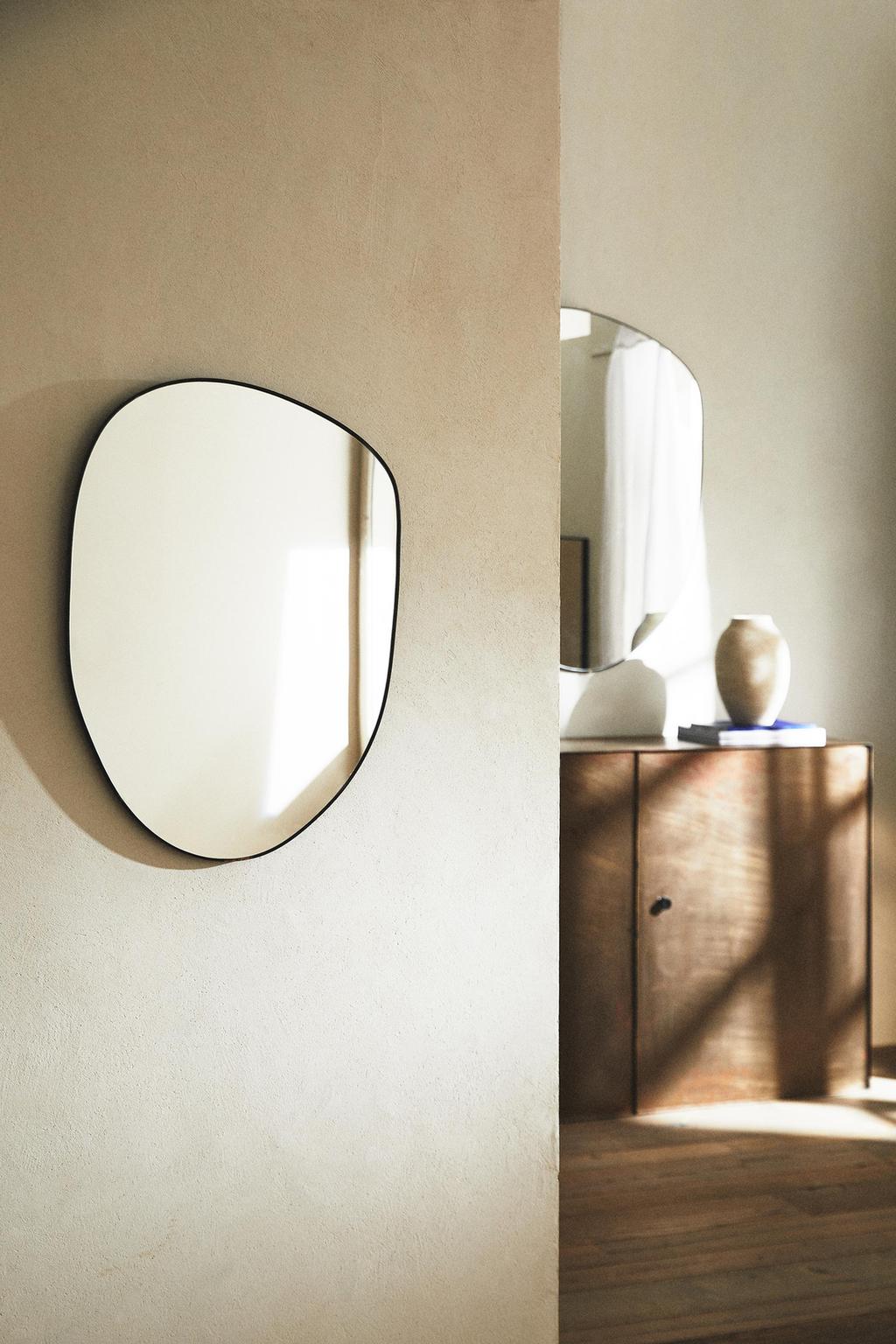 Nolya mirror