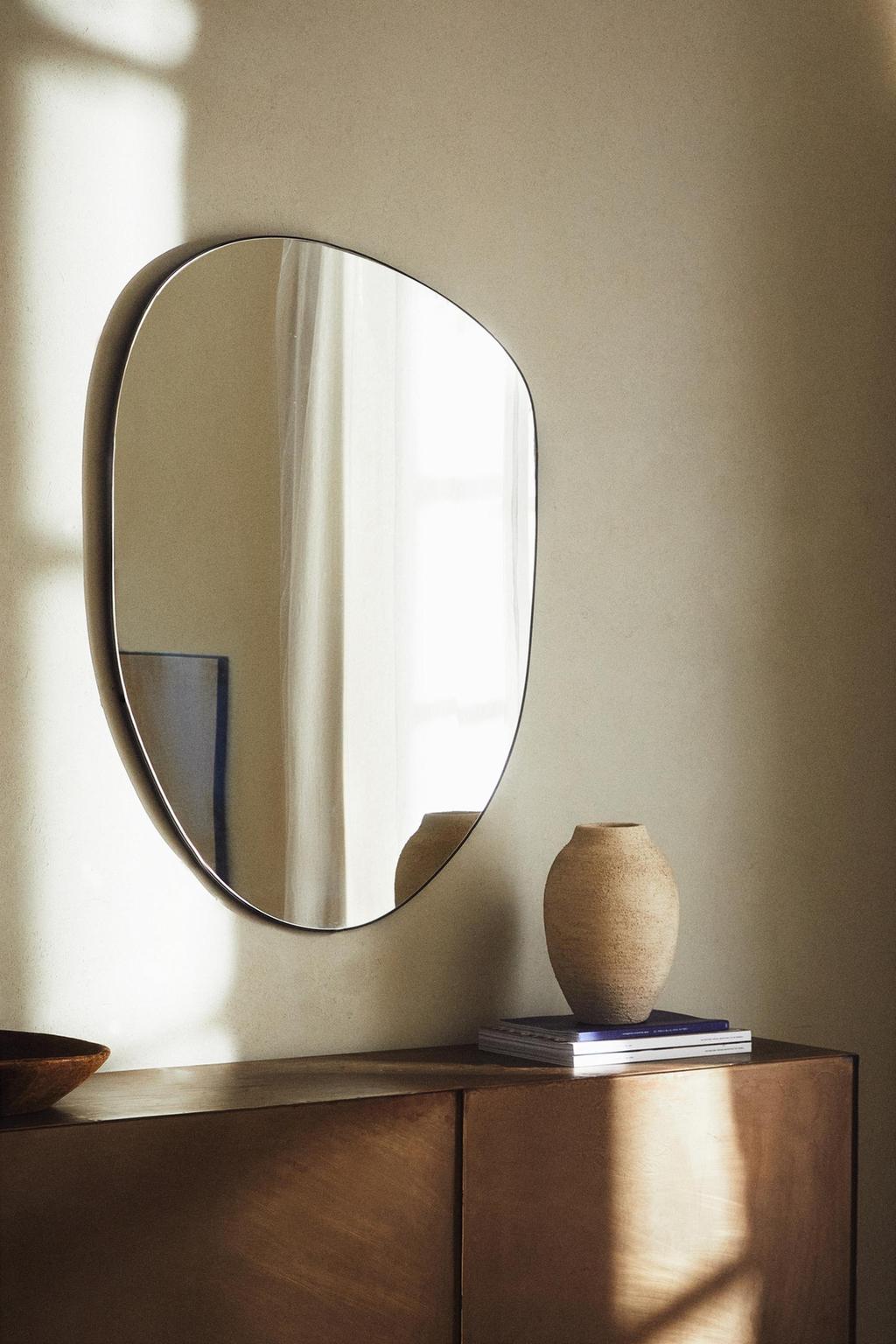 Nolya mirror