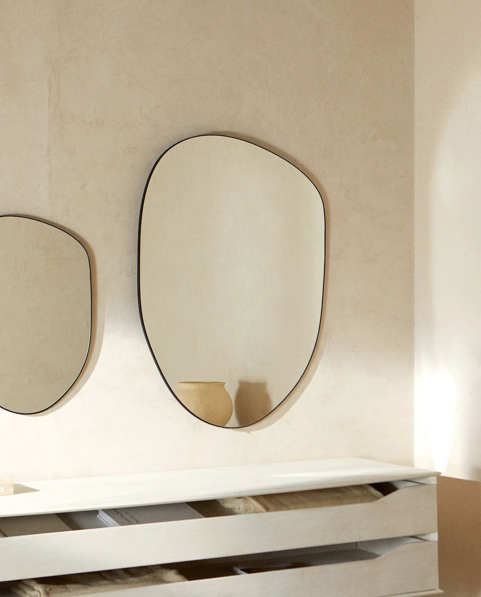 Nolya mirror