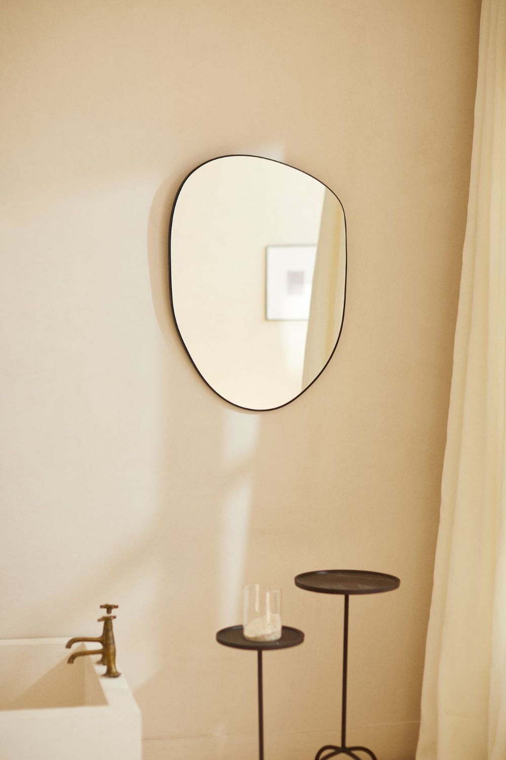 Nolya mirror