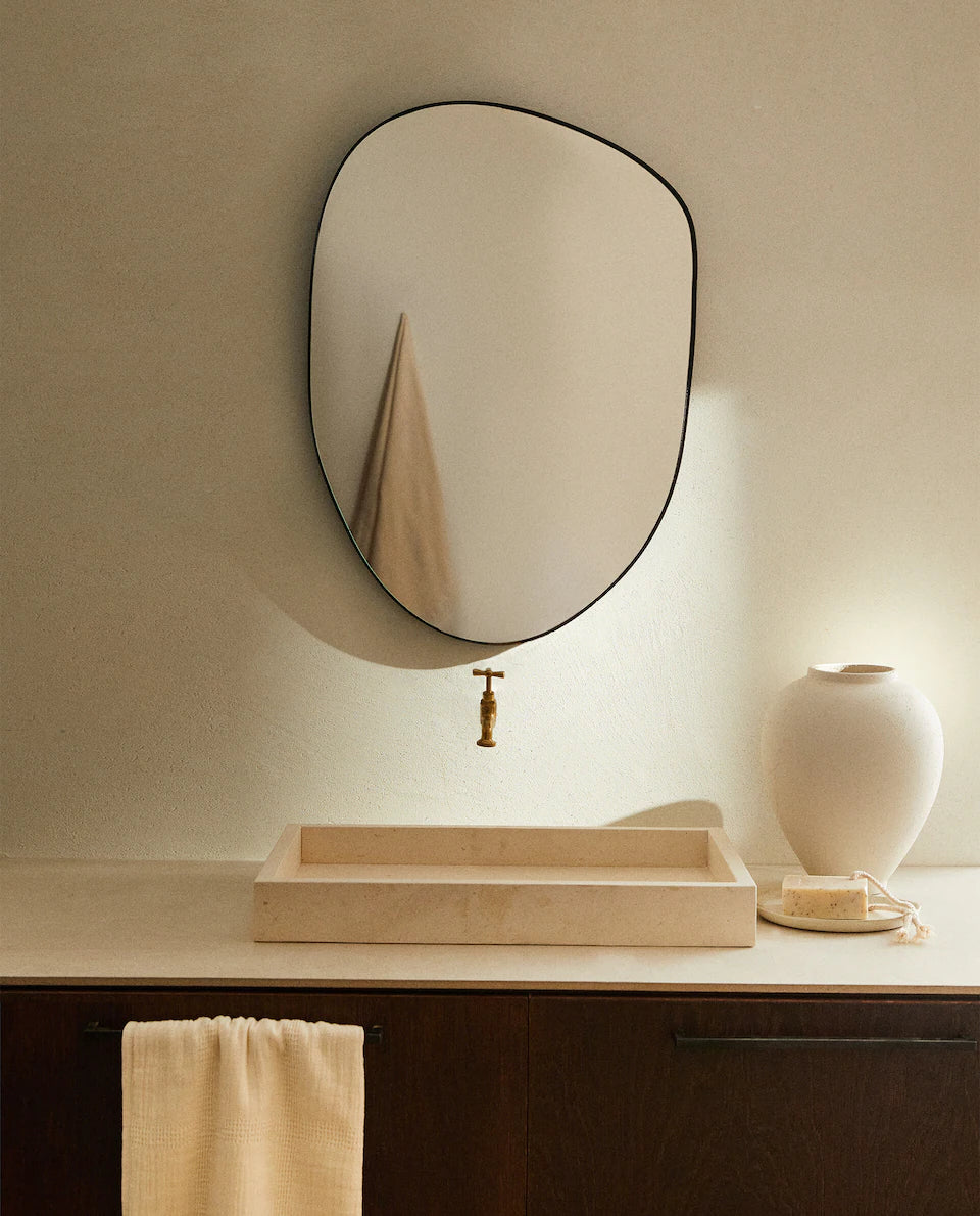 Nolya mirror