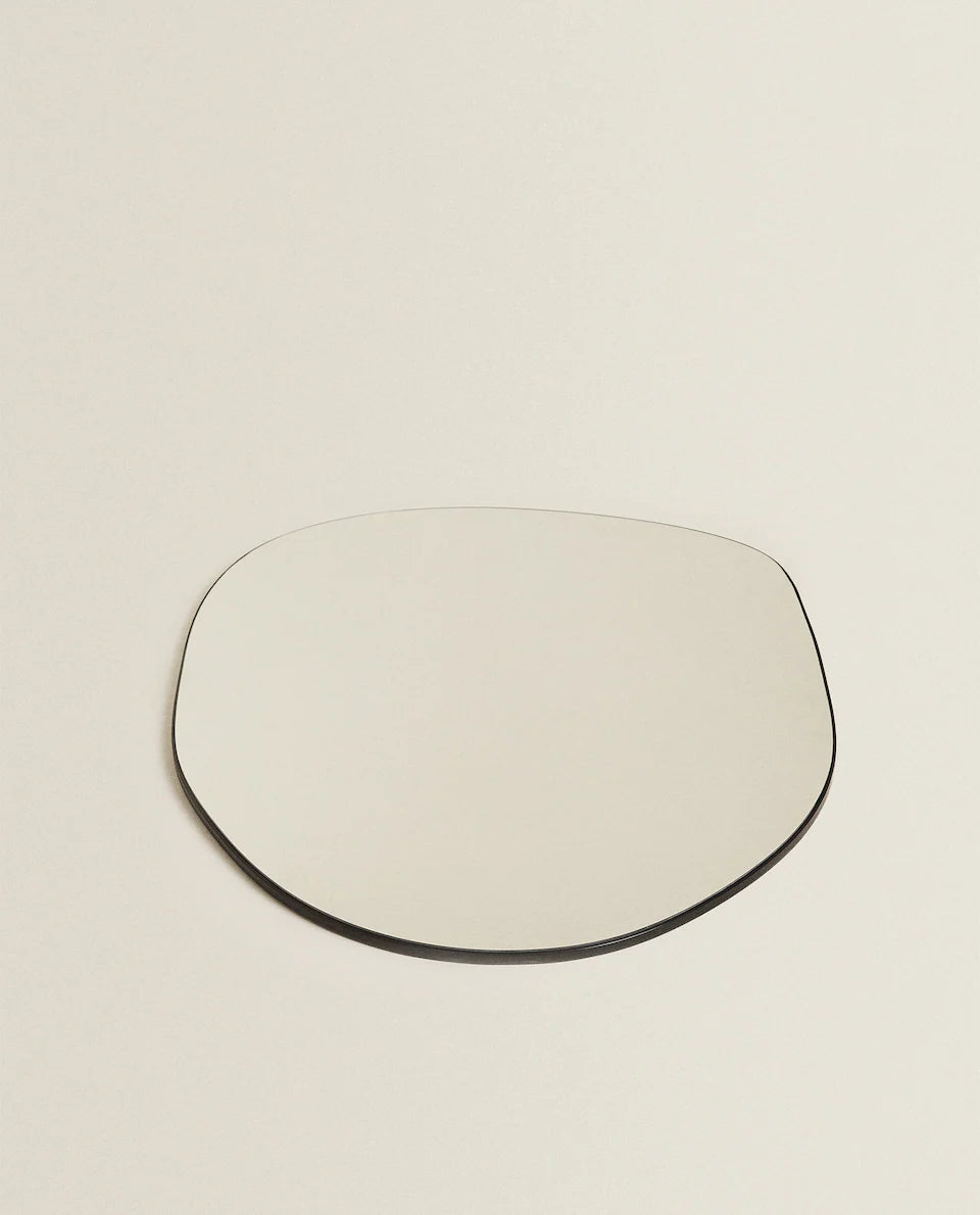 Nolya mirror