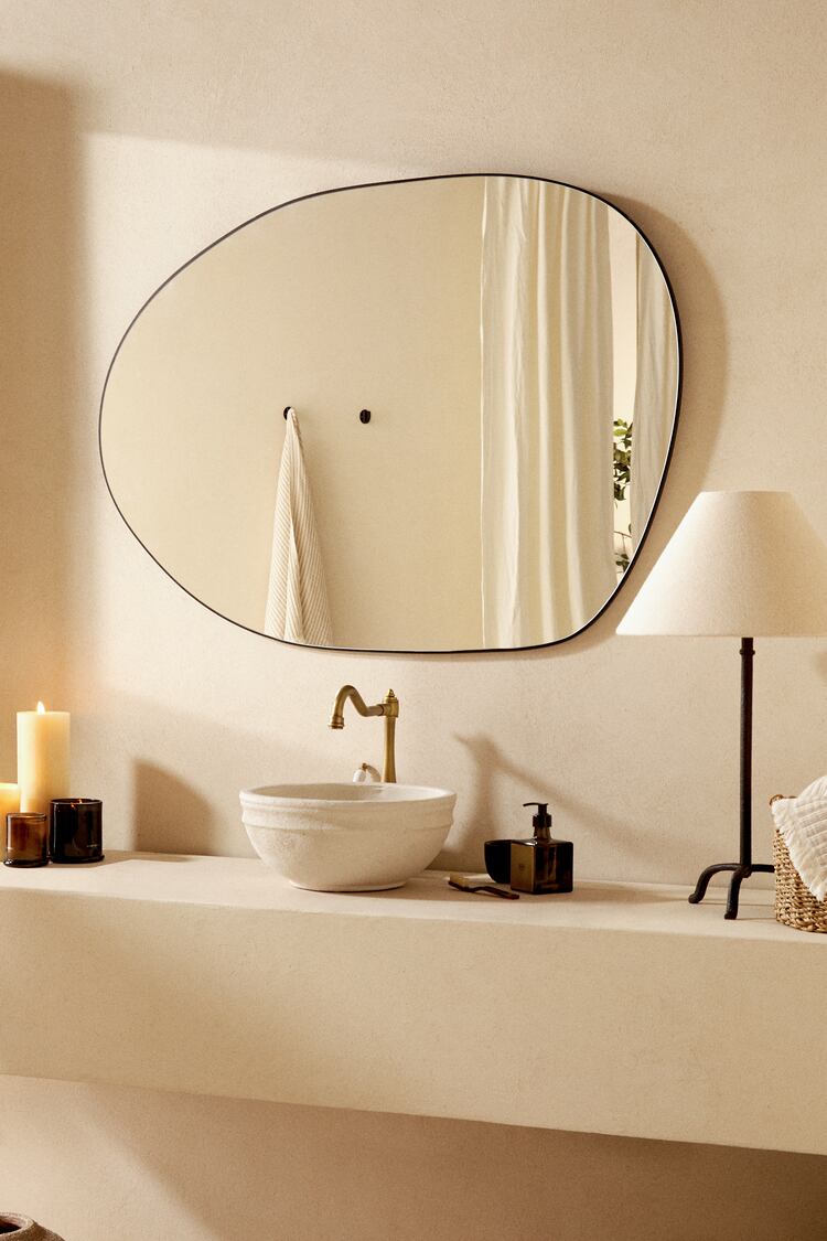 Nolya mirror